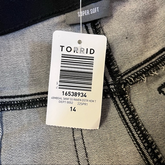 TORRID Bombshell Skinny High Rise Jeans Super Soft Distressed Raven 14 Tall NWT - Picture 15 of 15